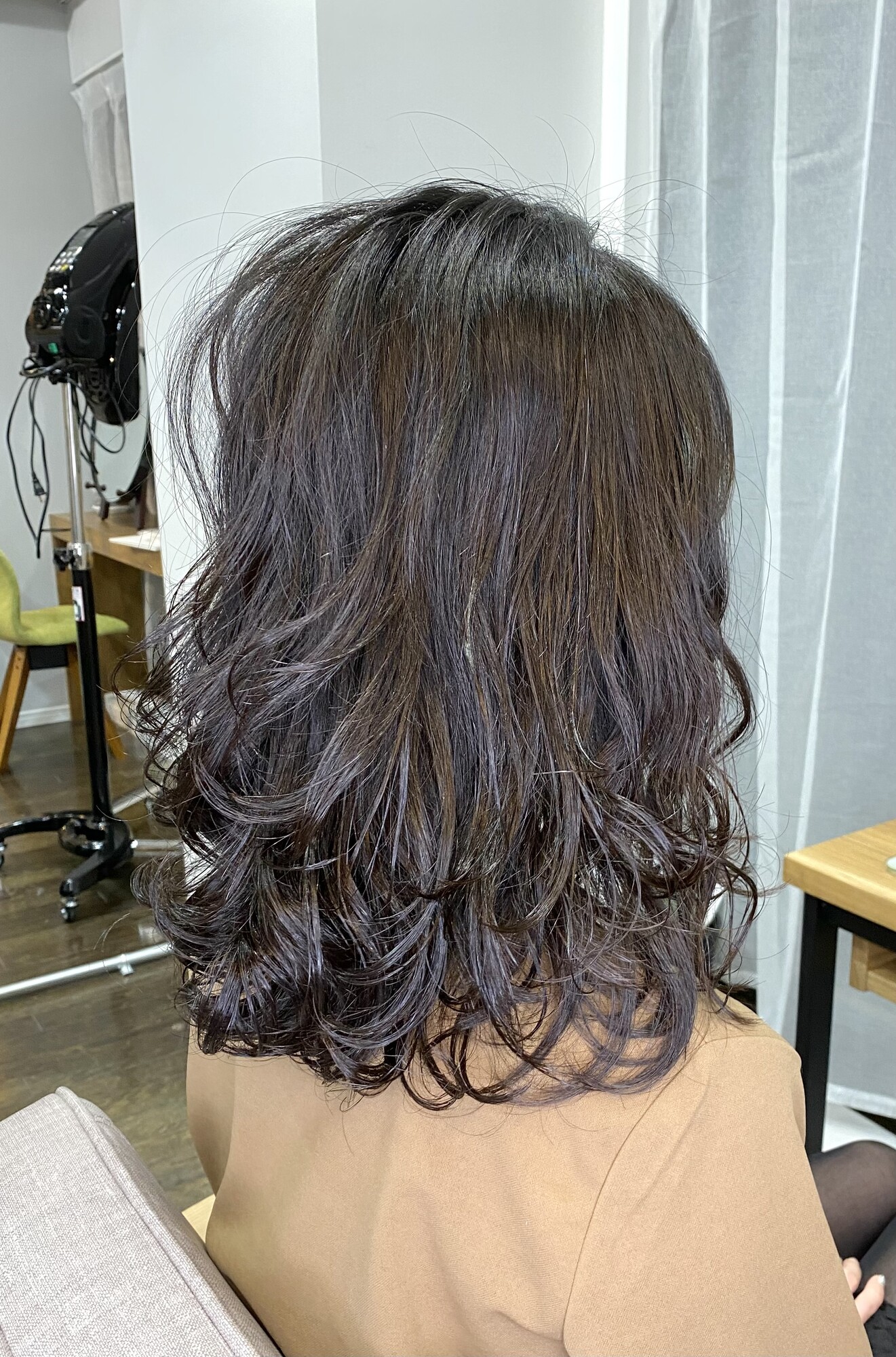 ミディアムレイヤー・コテ巻き風パーマ